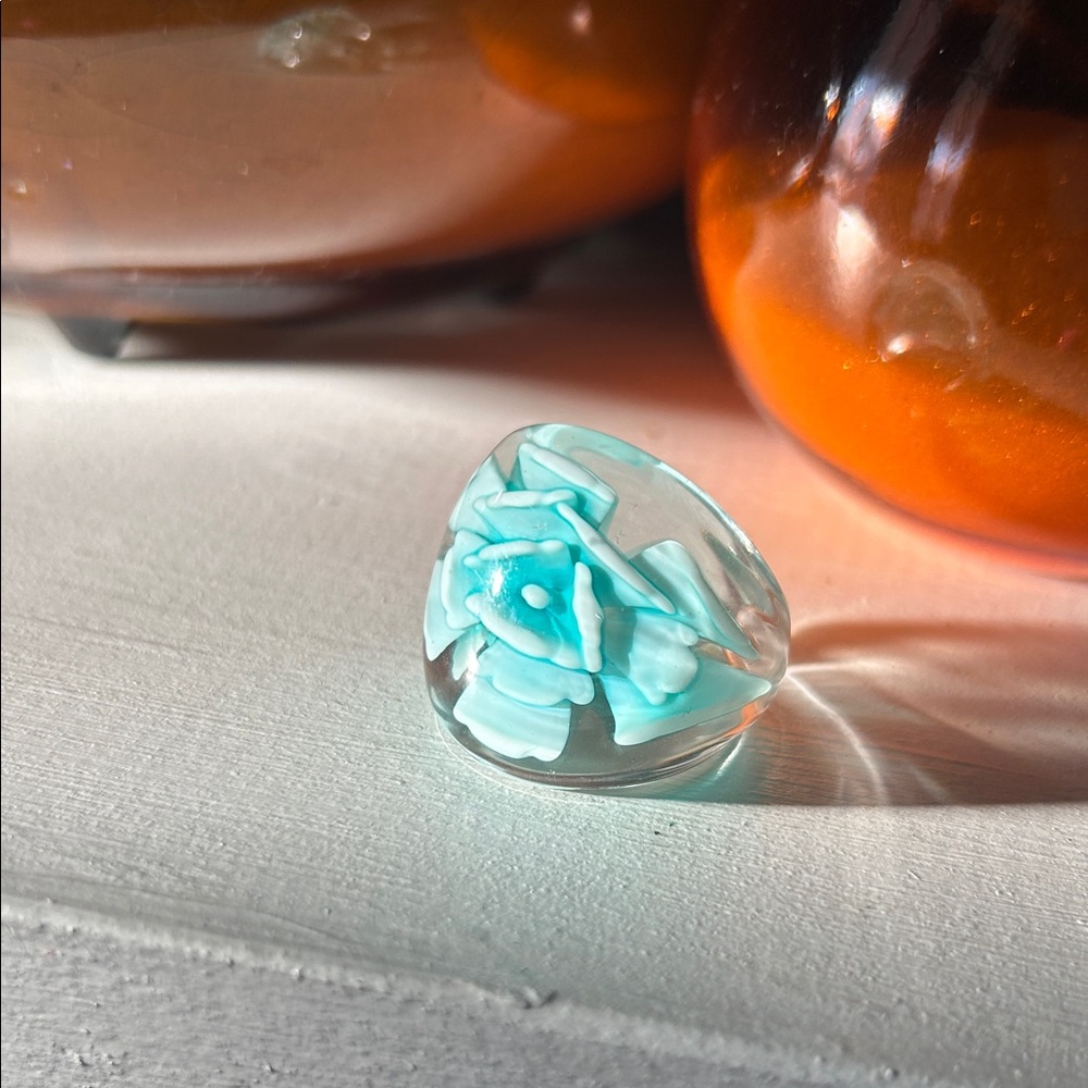 Vintage Art Glass Dome Ring Clear w Pastel Blue Flower - Picture 2 of 9